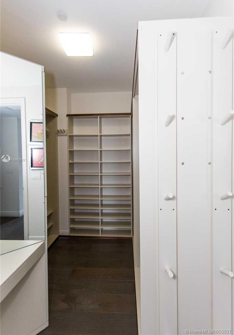 Small Image of 1425 BRICKELL AVE #50C, Miami Number 22