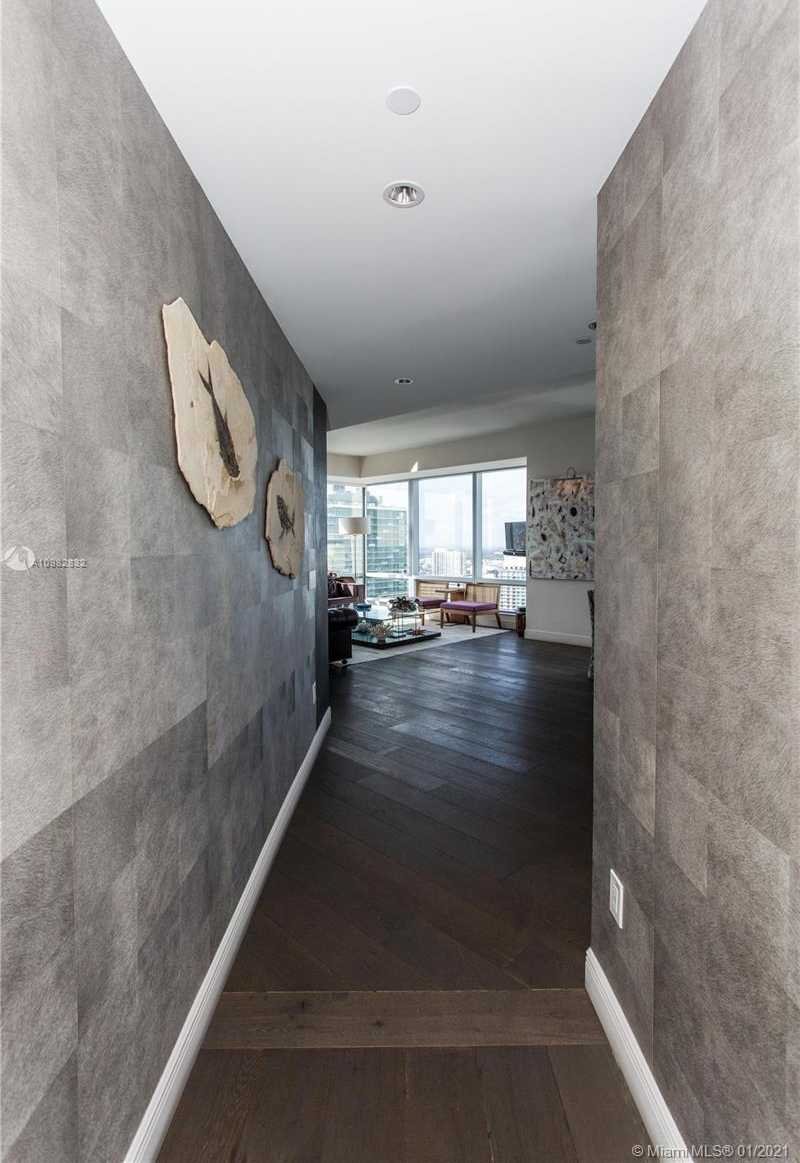 Small Image of 1425 BRICKELL AVE #50C, Miami Number 4