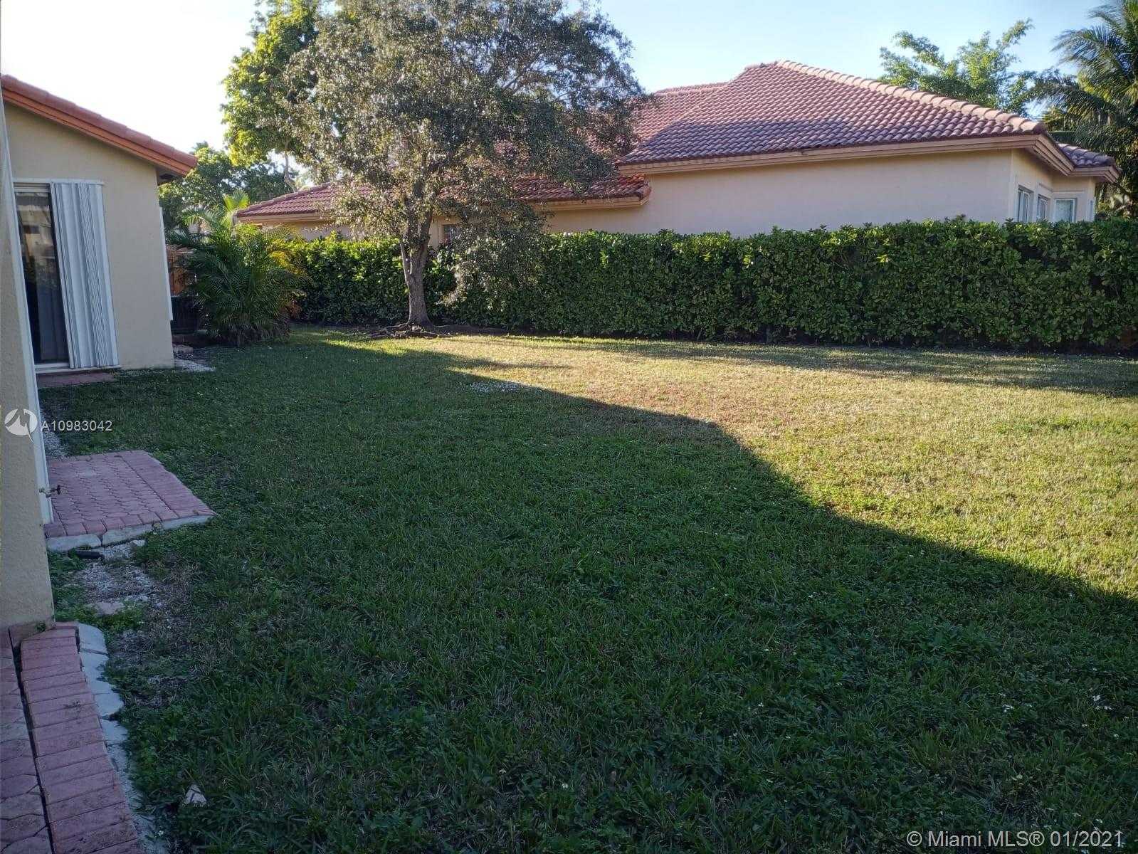 Small Image of 5877 NORTH WEST 108TH PL, Doral Number 11