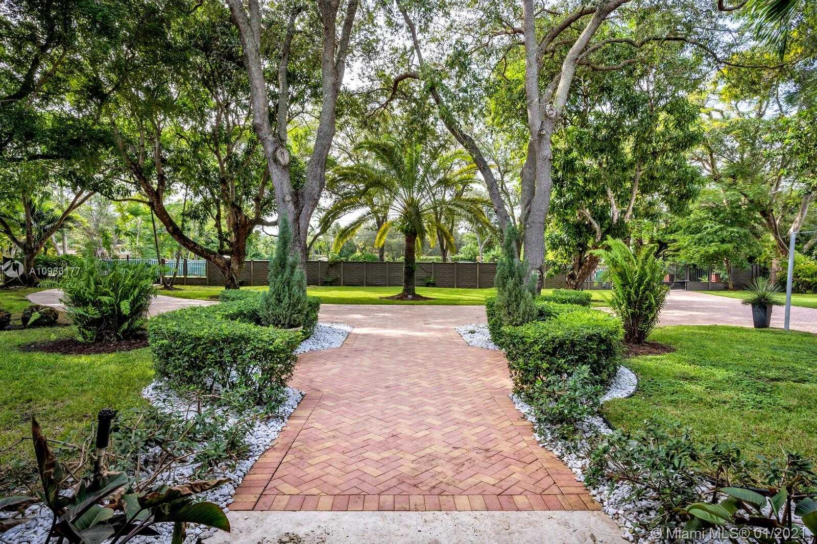 Small Image of 7405 SOUTH WEST 79TH CT, Miami Number 3