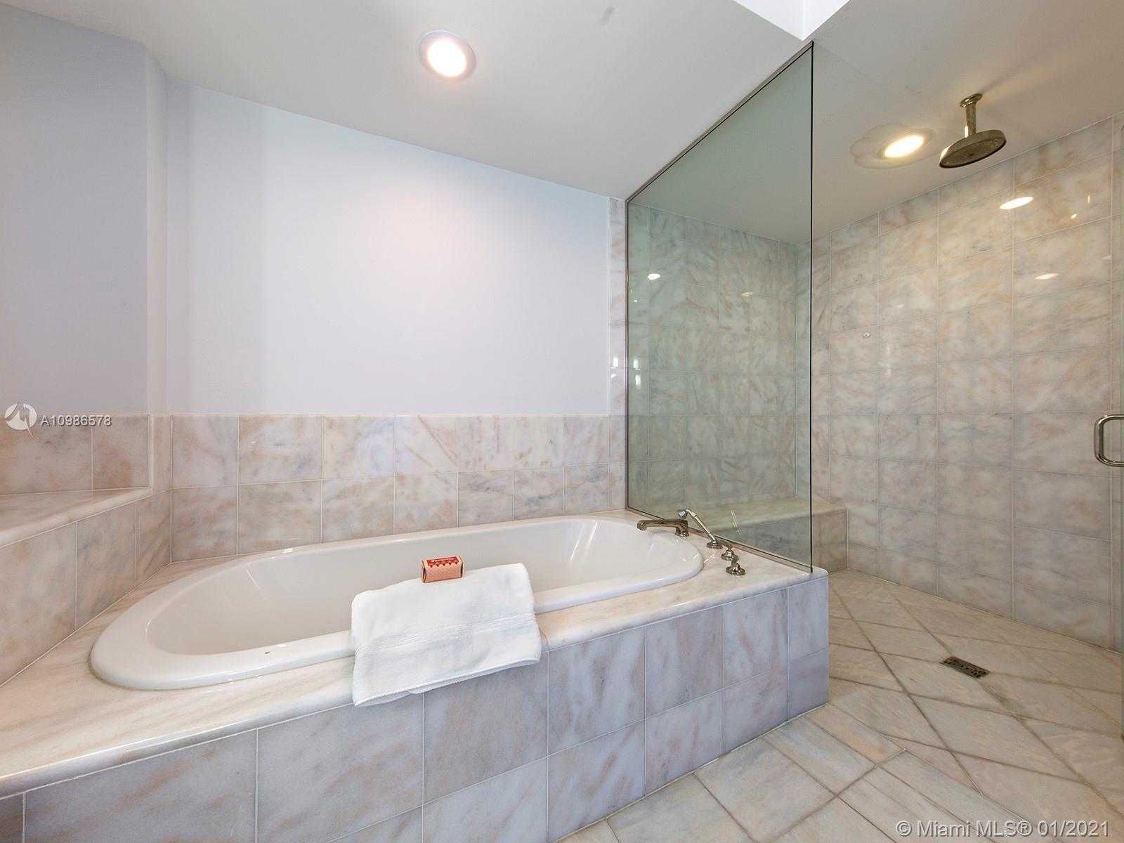Small Image of 50 SOUTH POINTE DR #3401, Miami Beach Number 16