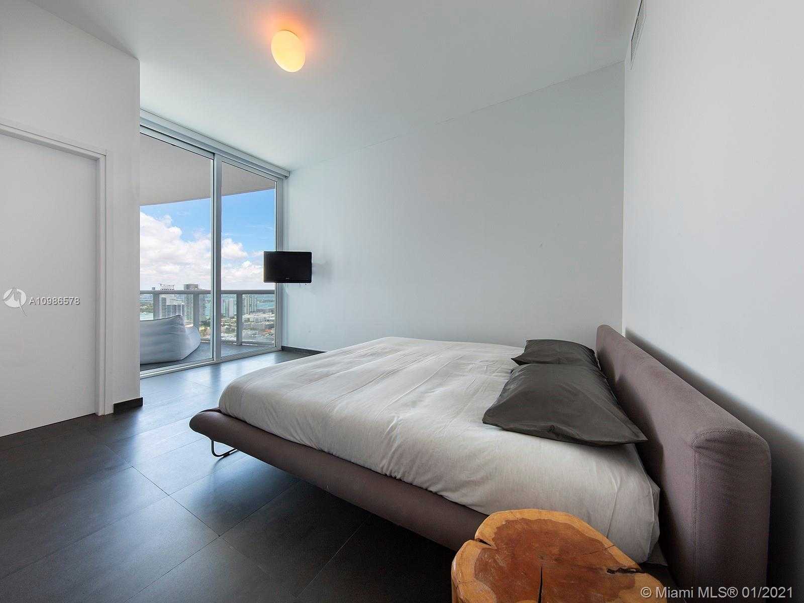 Small Image of 50 SOUTH POINTE DR #3401, Miami Beach Number 17
