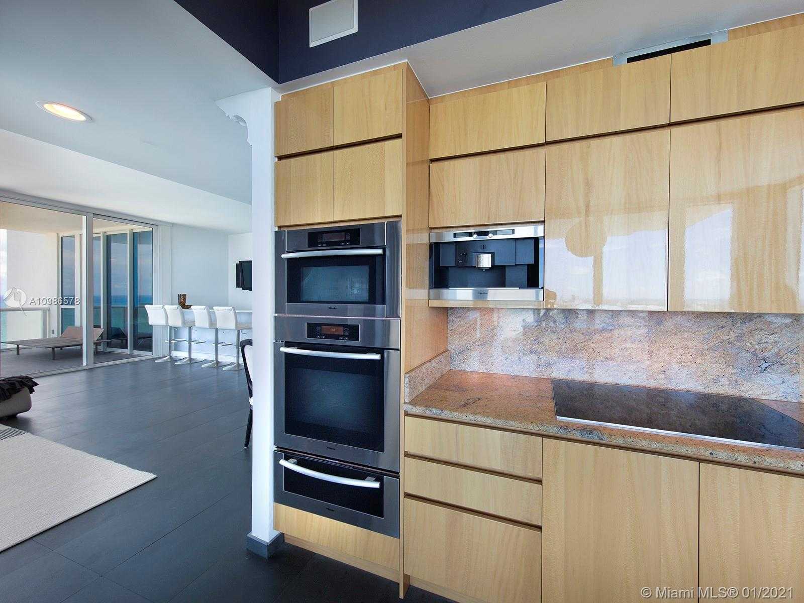Small Image of 50 SOUTH POINTE DR #3401, Miami Beach Number 5