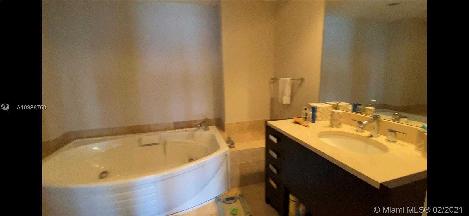 Small Image of 18201 COLLINS AVE #5202, Sunny Isles Beach Number 3