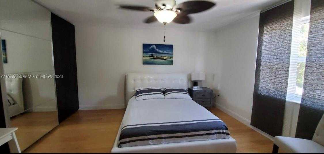 Small Image of 753 MICHIGAN #2B, Miami Beach Number 2