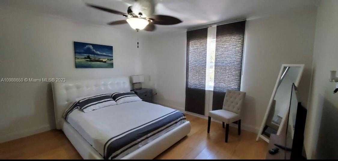 Small Image of 753 MICHIGAN #2B, Miami Beach Number 3