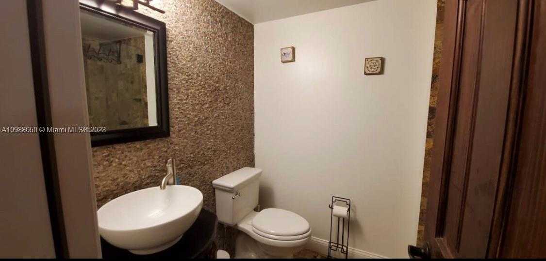 Small Image of 753 MICHIGAN #2B, Miami Beach Number 6