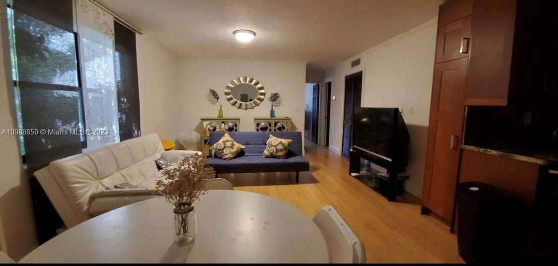 Small Image of 753 MICHIGAN #2B, Miami Beach Number 8