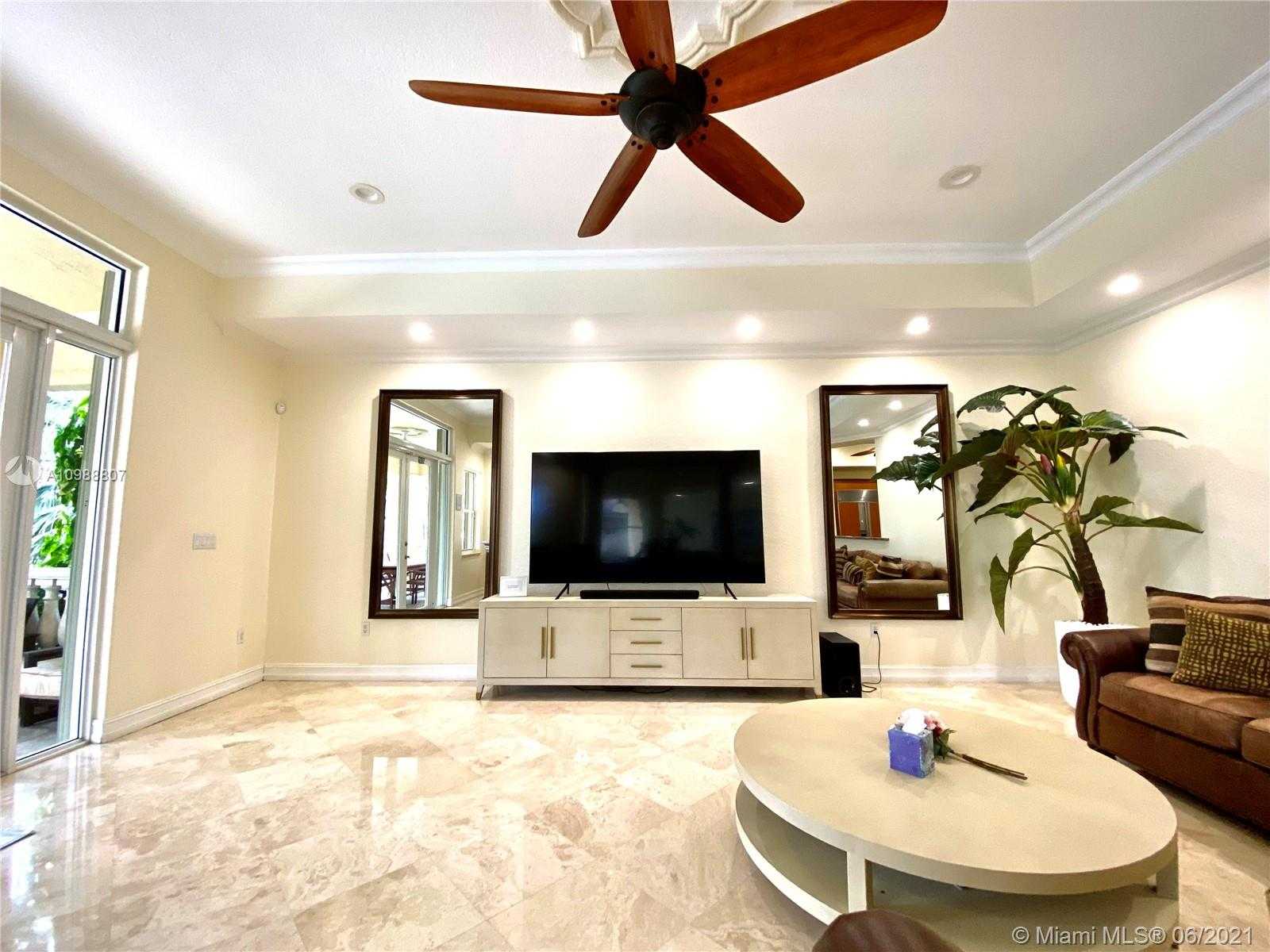 Small Image of 950 WASHINGTON ST, Hollywood Number 14