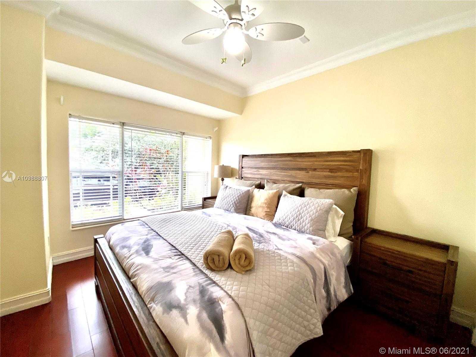 Small Image of 950 WASHINGTON ST, Hollywood Number 17