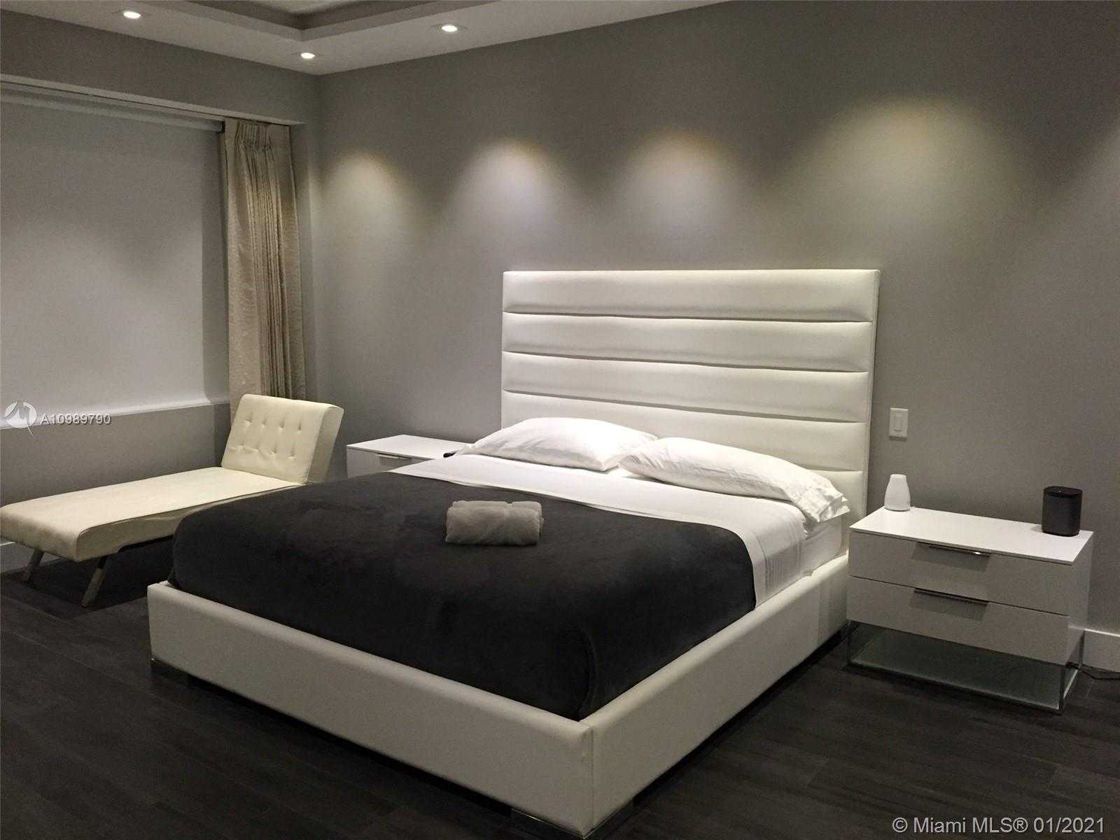 Small Image of 2301 COLLINS AVE #PH17, Miami Beach Number 11