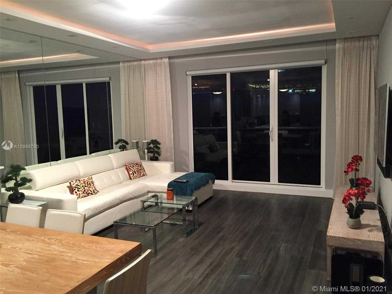 Small Image of 2301 COLLINS AVE #PH17, Miami Beach Number 12
