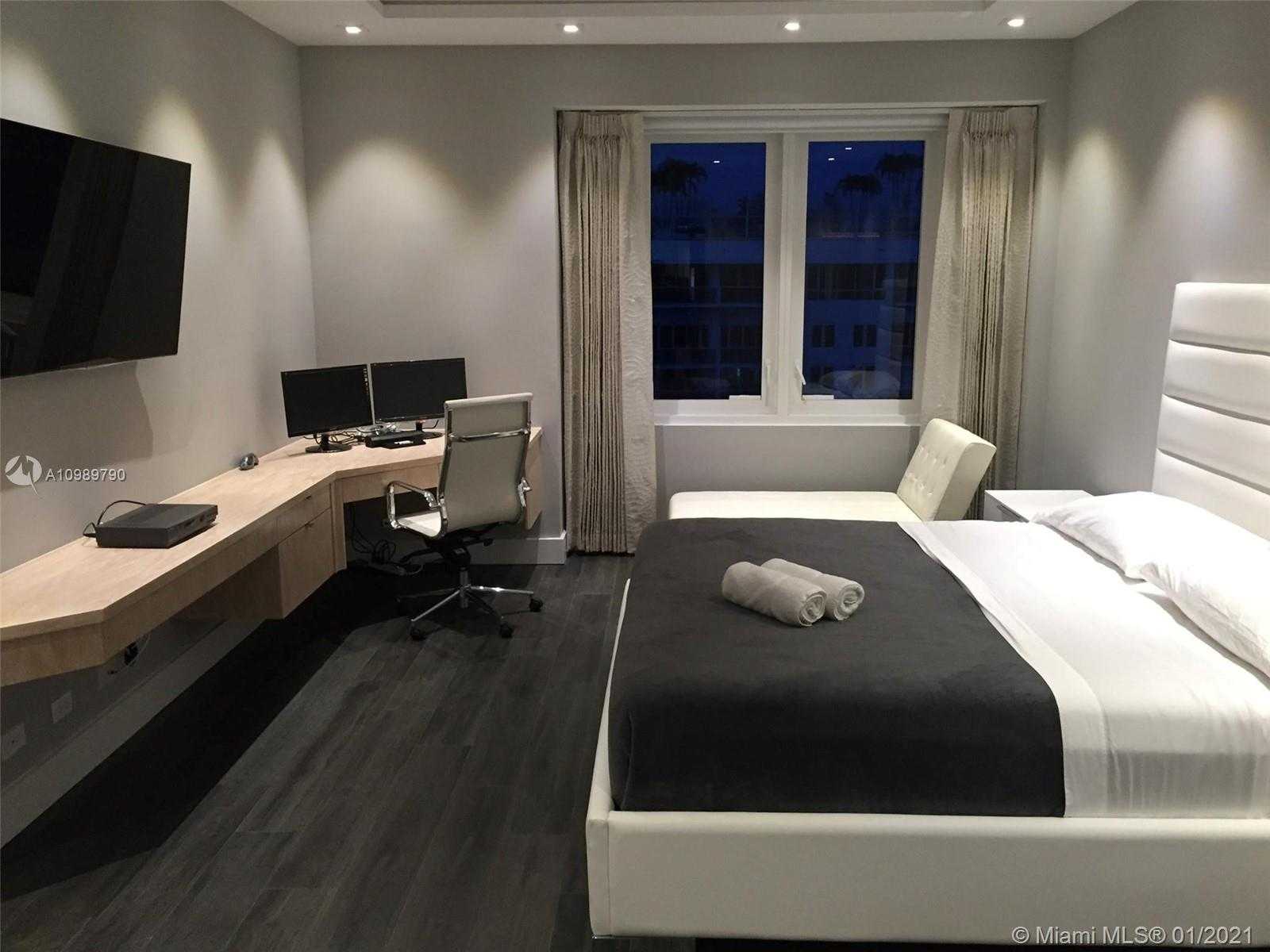 Small Image of 2301 COLLINS AVE #PH17, Miami Beach Number 14