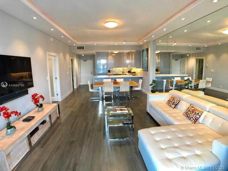 Small Image of 2301 COLLINS AVE #PH17, Miami Beach Number 3