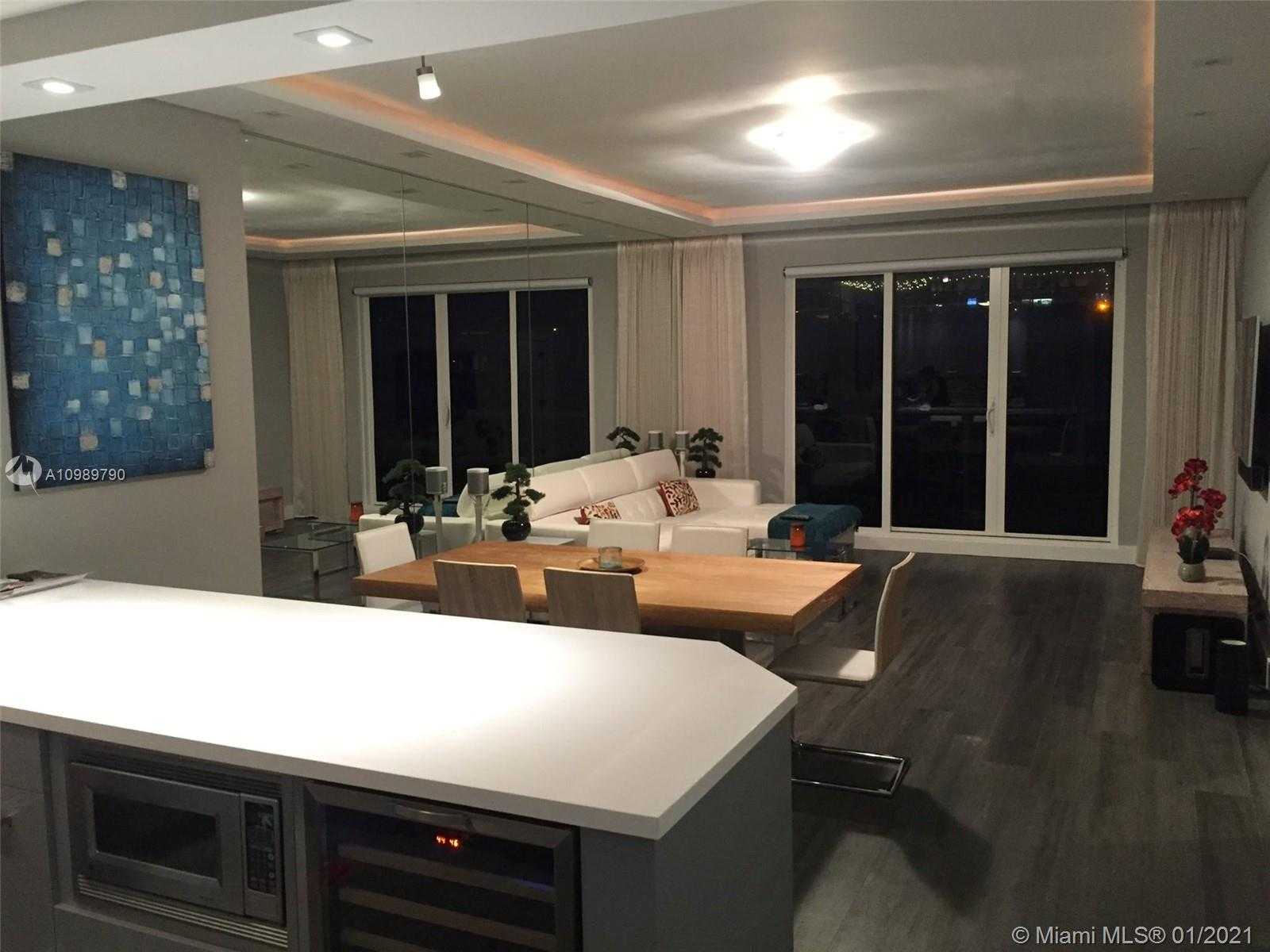 Small Image of 2301 COLLINS AVE #PH17, Miami Beach Number 6