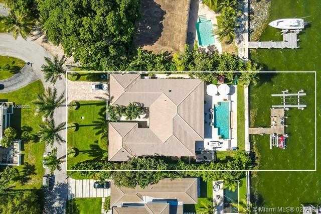 Small Image of 9999 NORTH EAST 13TH AVE, Miami Shores Number 15