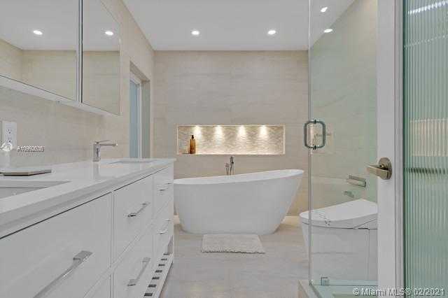 Small Image of 9999 NORTH EAST 13TH AVE, Miami Shores Number 4