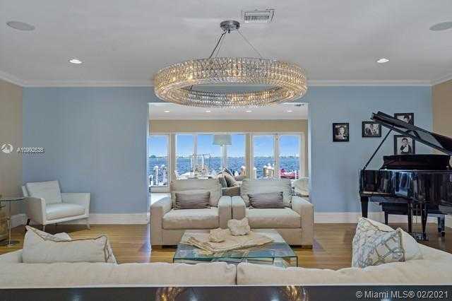 Small Image of 9999 NORTH EAST 13TH AVE, Miami Shores Number 5