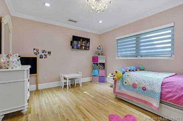 Small Image of 9999 NORTH EAST 13TH AVE, Miami Shores Number 61
