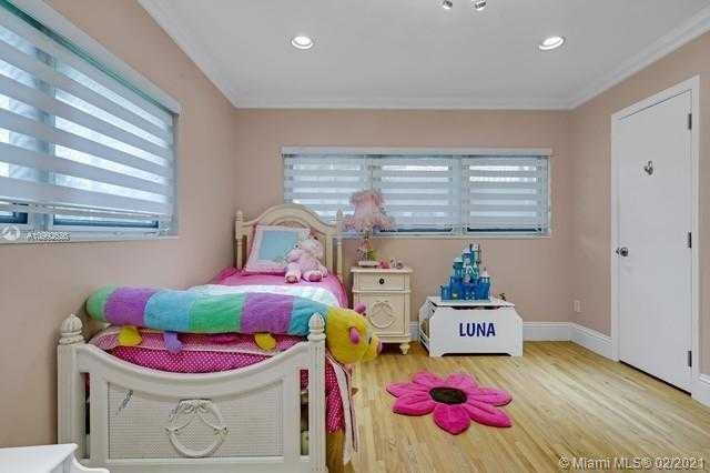 Small Image of 9999 NORTH EAST 13TH AVE, Miami Shores Number 73