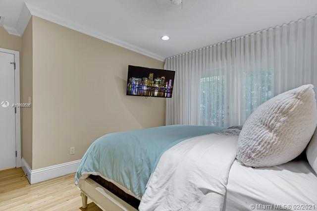 Small Image of 9999 NORTH EAST 13TH AVE, Miami Shores Number 76