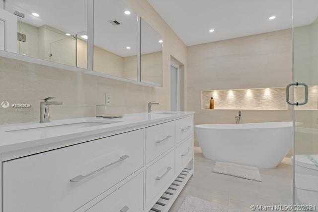 Small Image of 9999 NORTH EAST 13TH AVE, Miami Shores Number 77