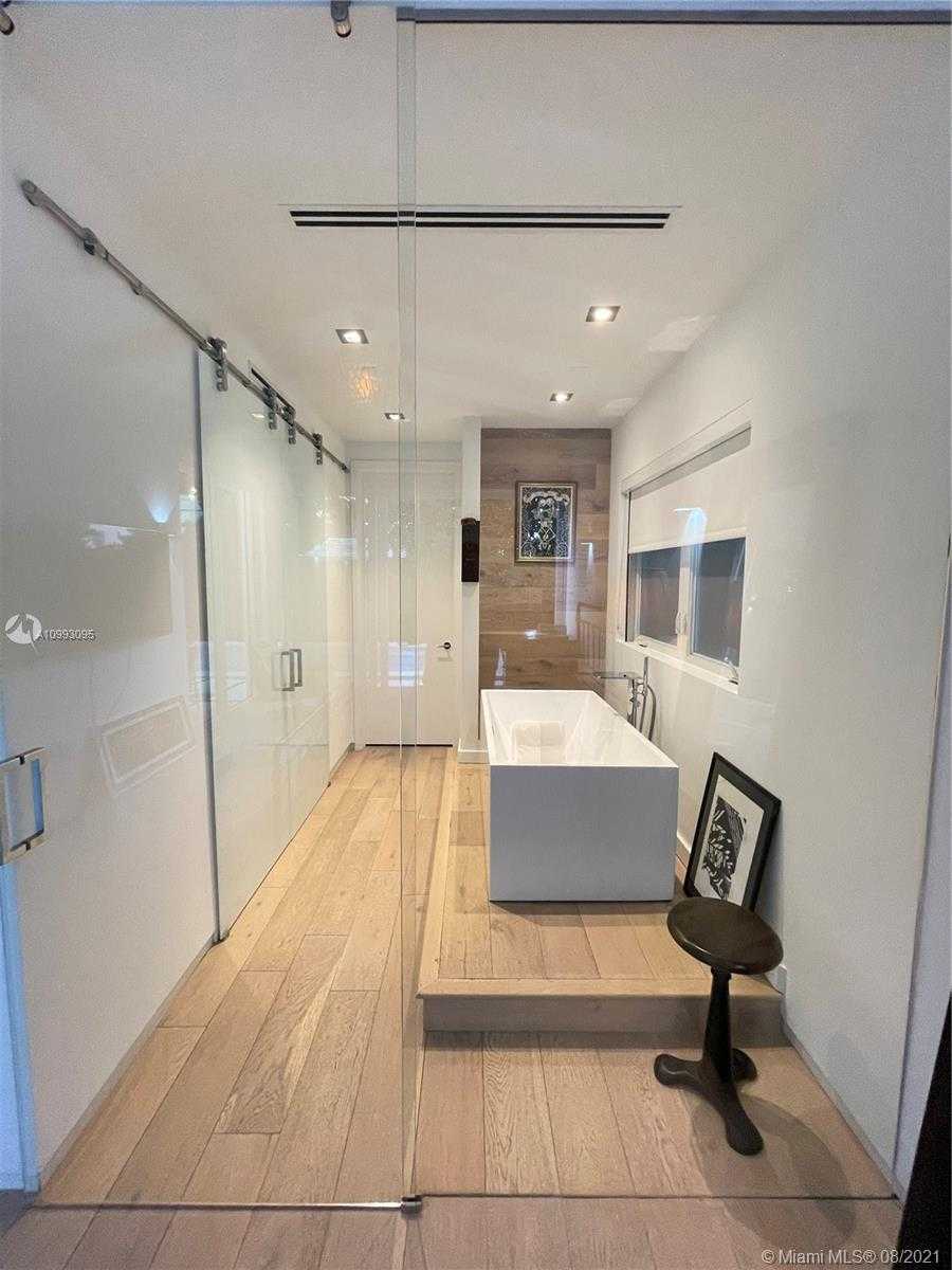 Small Image of 550 WEST 50TH ST, Miami Beach Number 27