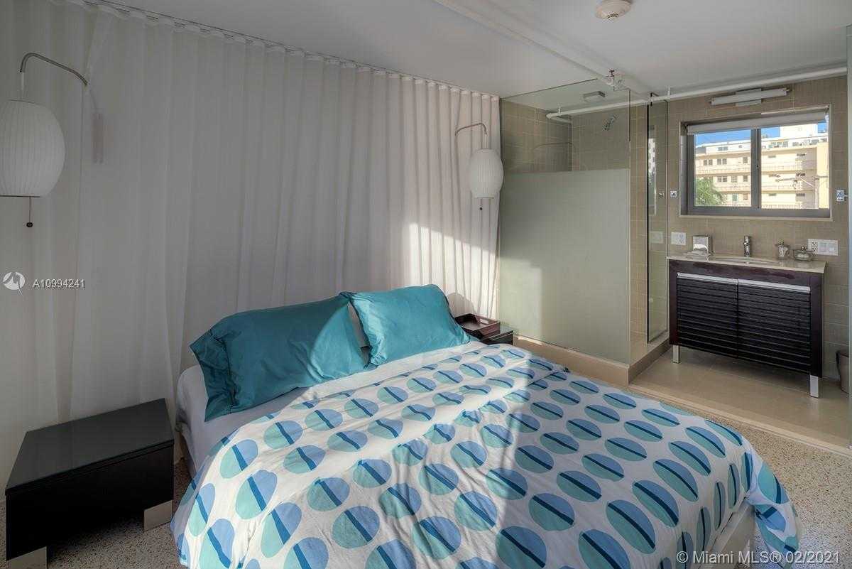 Small Image of 1491 LINCOLN TER #PH-1, Miami Beach Number 9
