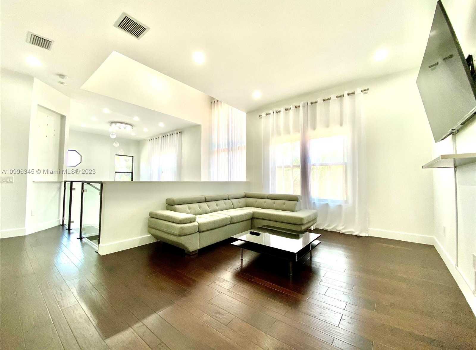 Small Image of 736, Hollywood Number 16