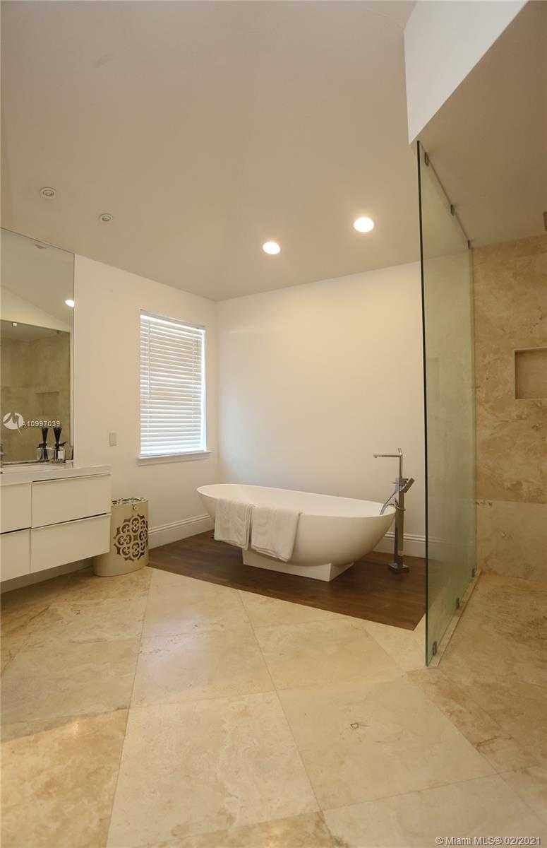 Small Image of 19959 NORTH EAST 36TH PL, Aventura Number 35
