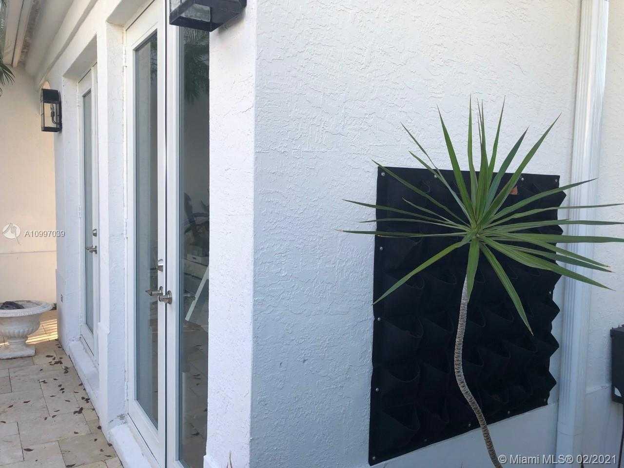 Small Image of 19959 NORTH EAST 36TH PL, Aventura Number 43
