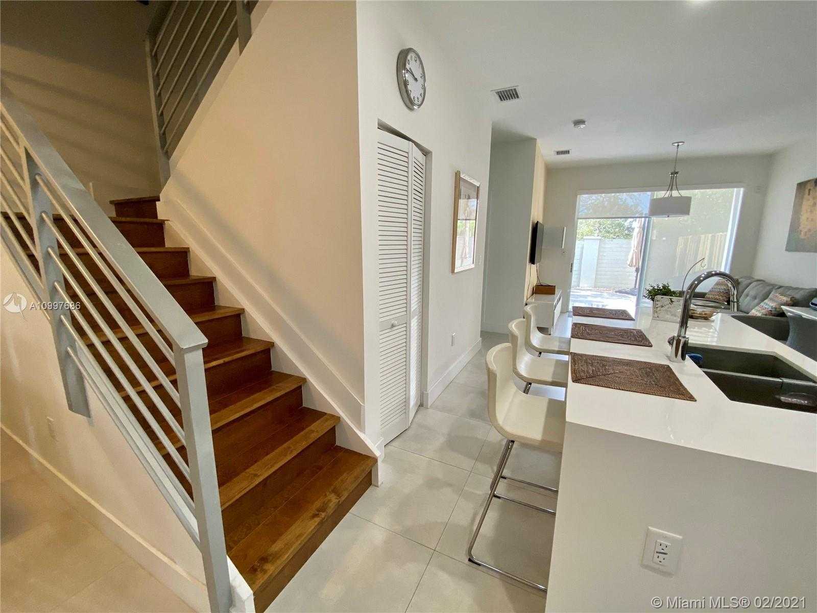 Small Image of 7122 NORTH WEST 103RD PATH #7122, Doral Number 10