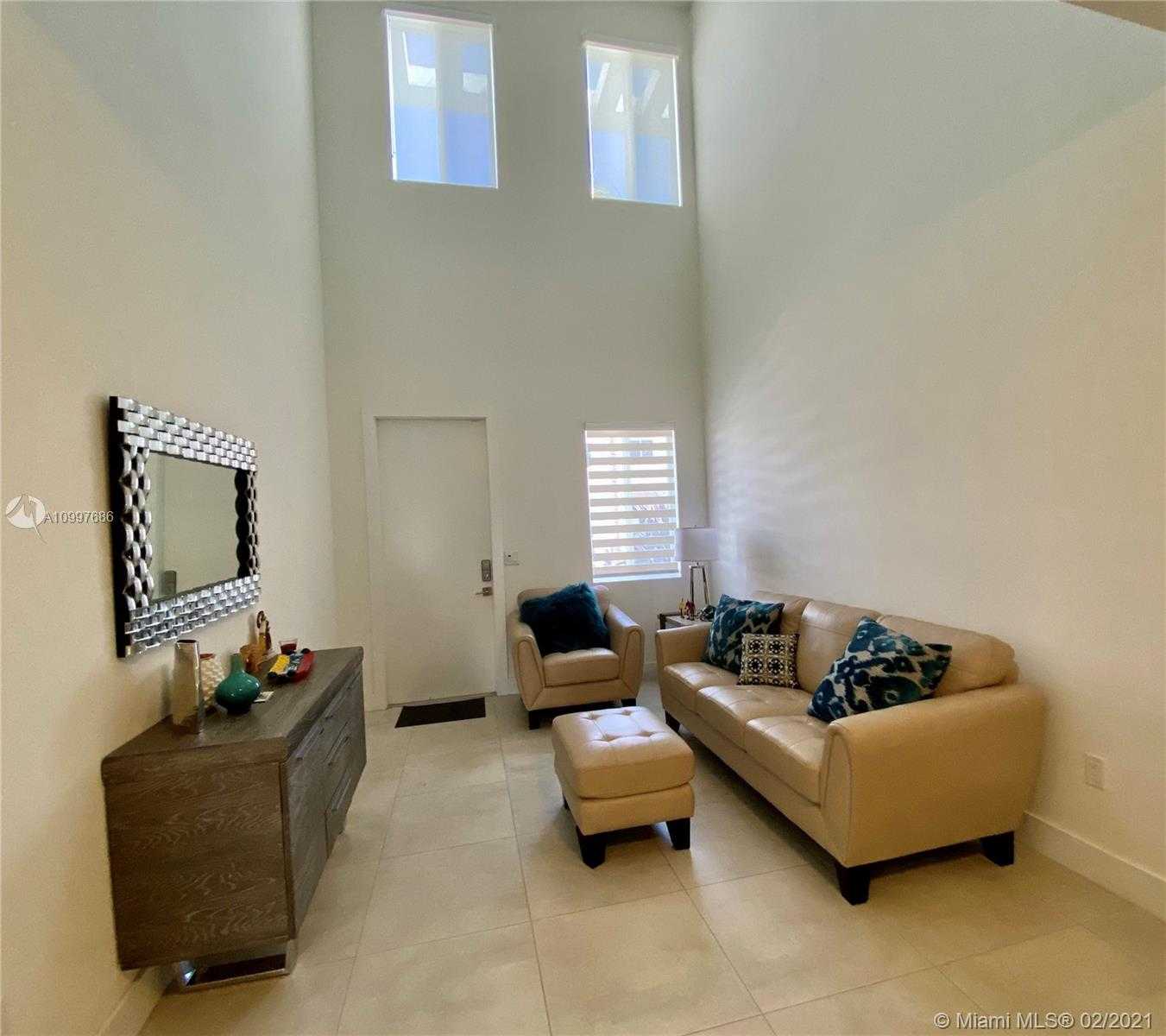 Small Image of 7122 NORTH WEST 103RD PATH #7122, Doral Number 3