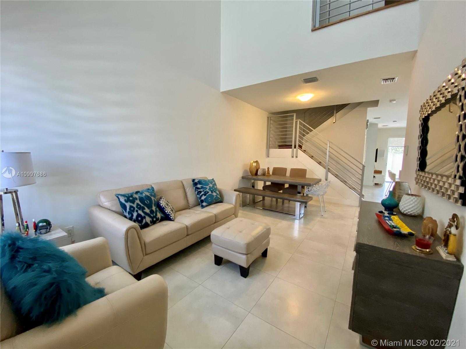 Small Image of 7122 NORTH WEST 103RD PATH #7122, Doral Number 4