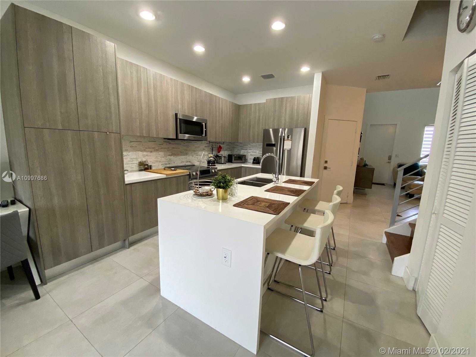 Small Image of 7122 NORTH WEST 103RD PATH #7122, Doral Number 6