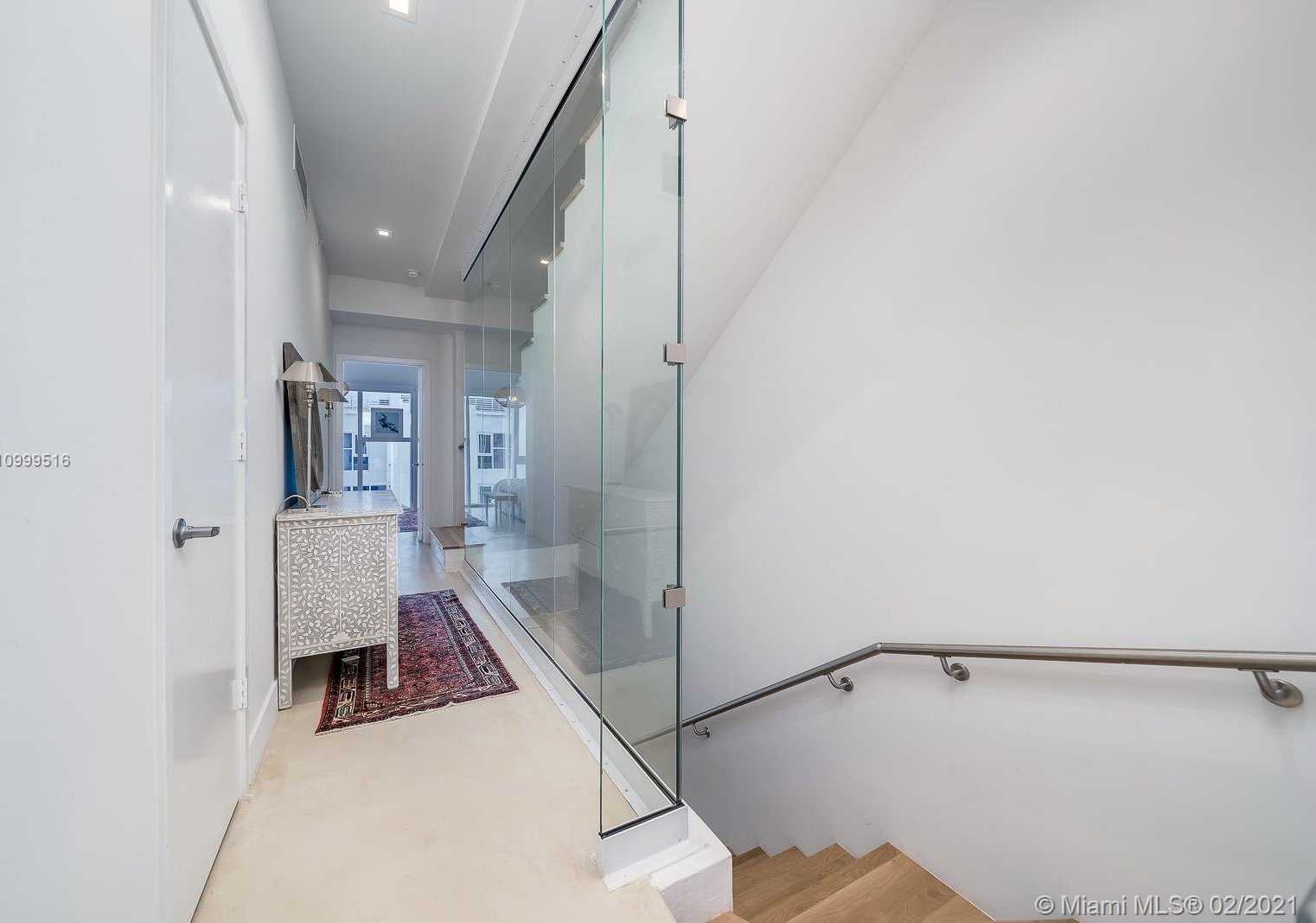 Small Image of 455 NORTH EAST 39TH #204, Miami Number 19