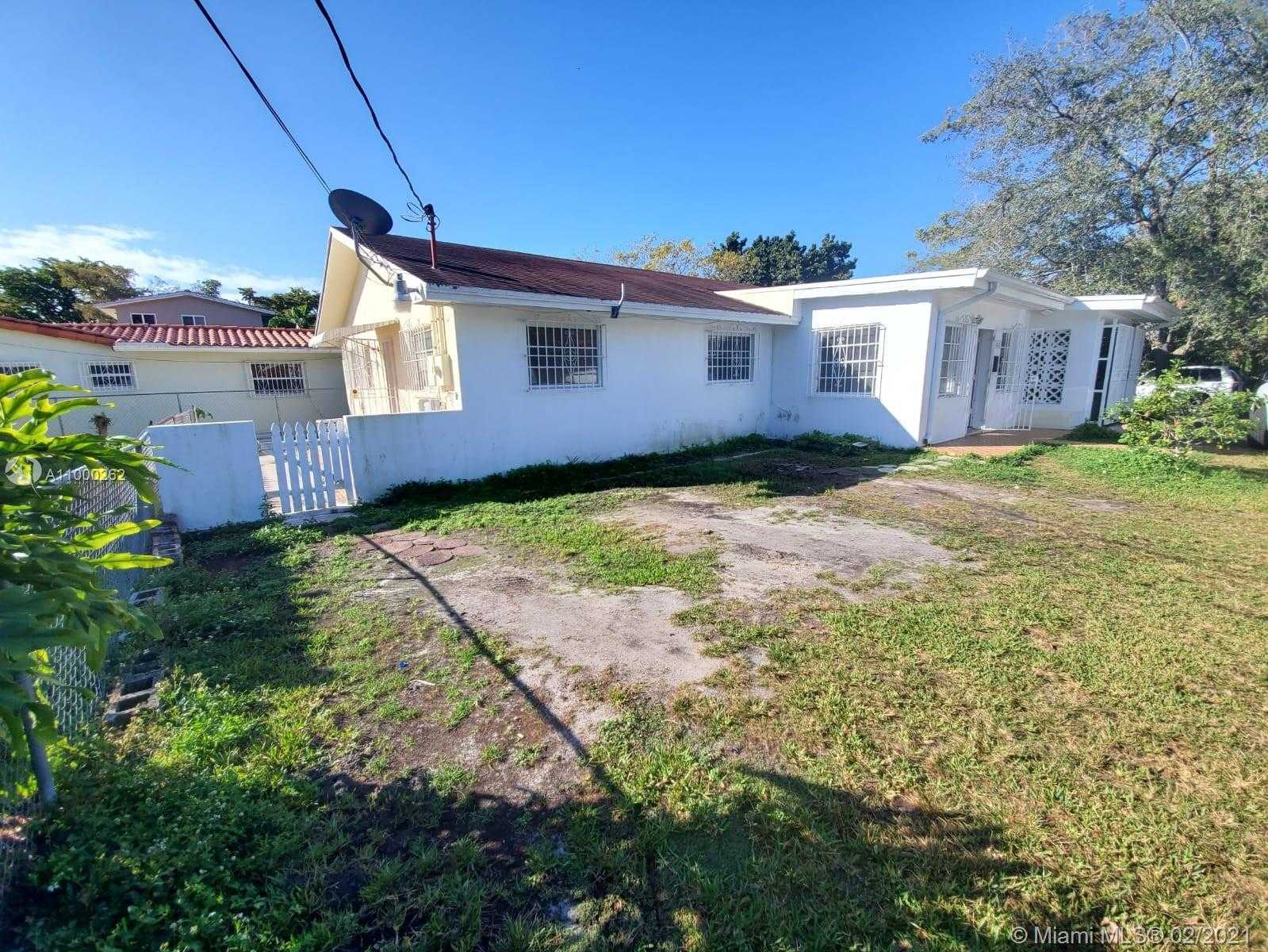 Small Image of 4402 SOUTH WEST 10TH ST, Miami Number 16