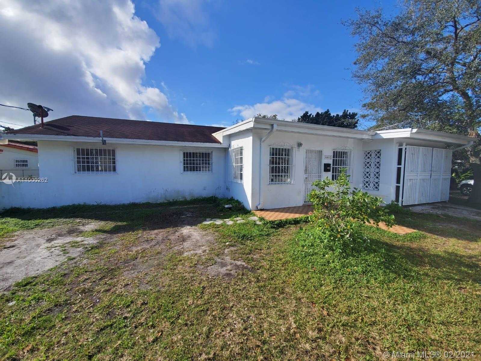 Small Image of 4402 SOUTH WEST 10TH ST, Miami Number 17