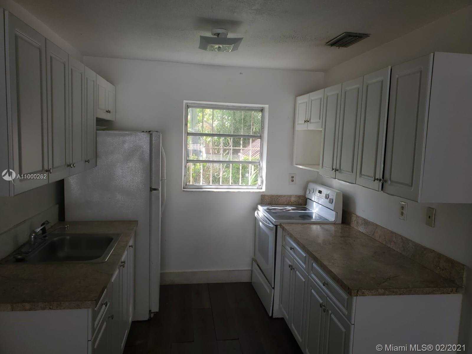 Small Image of 4402 SOUTH WEST 10TH ST, Miami Number 2