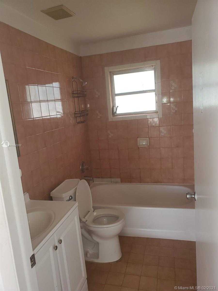 Small Image of 4402 SOUTH WEST 10TH ST, Miami Number 3