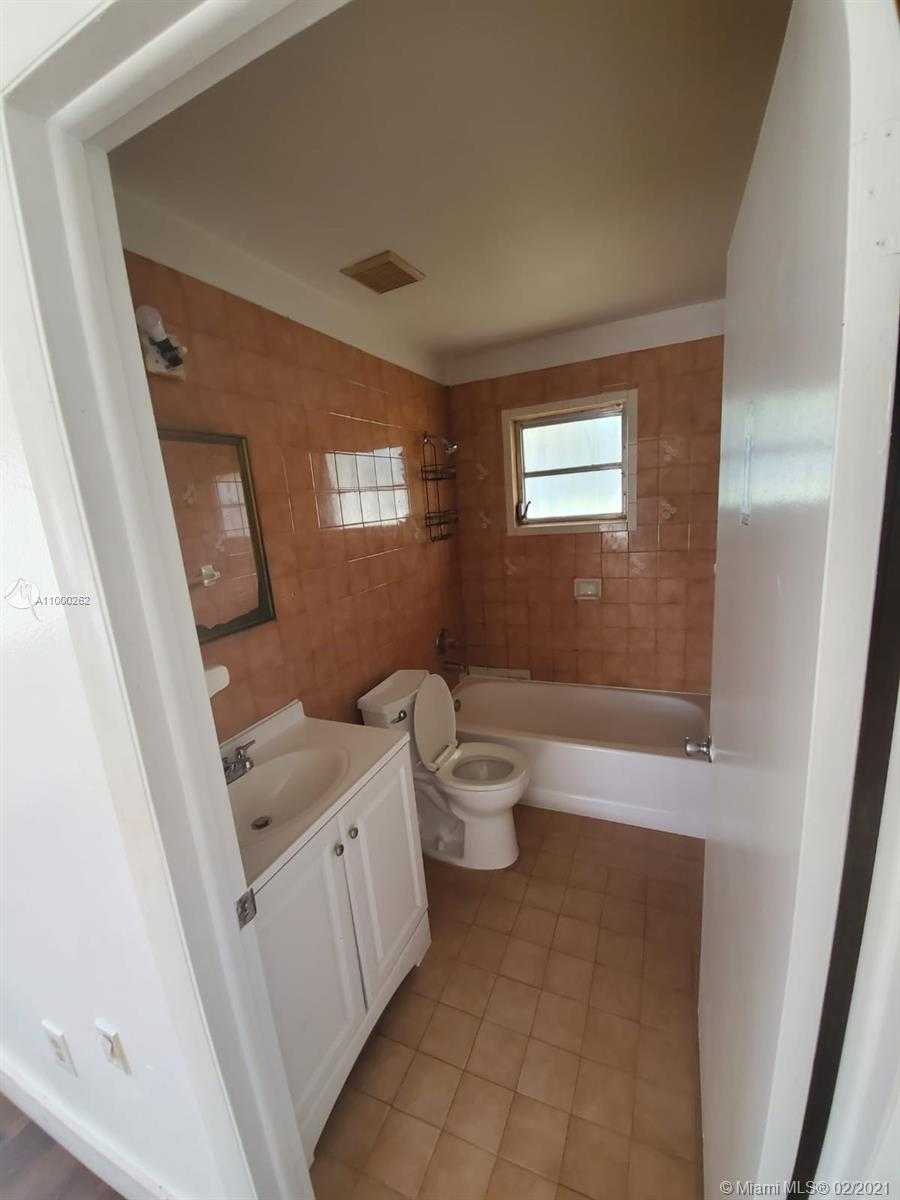 Small Image of 4402 SOUTH WEST 10TH ST, Miami Number 4