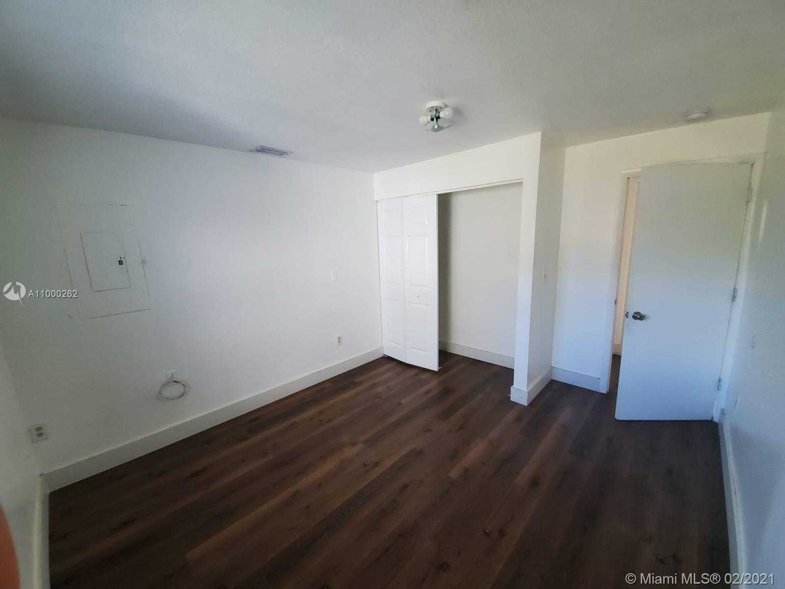 Small Image of 4402 SOUTH WEST 10TH ST, Miami Number 6