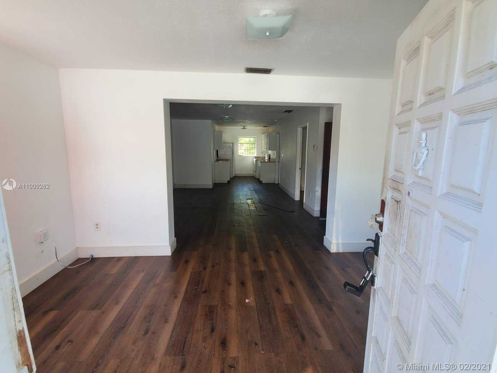 Small Image of 4402 SOUTH WEST 10TH ST, Miami Number 8