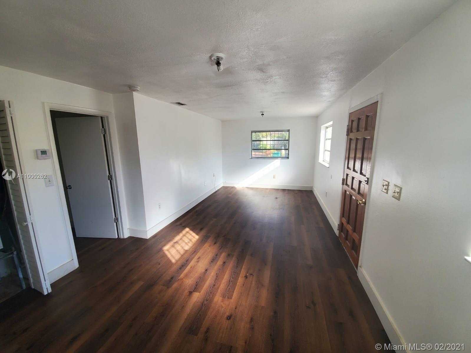 Small Image of 4402 SOUTH WEST 10TH ST, Miami Number 9