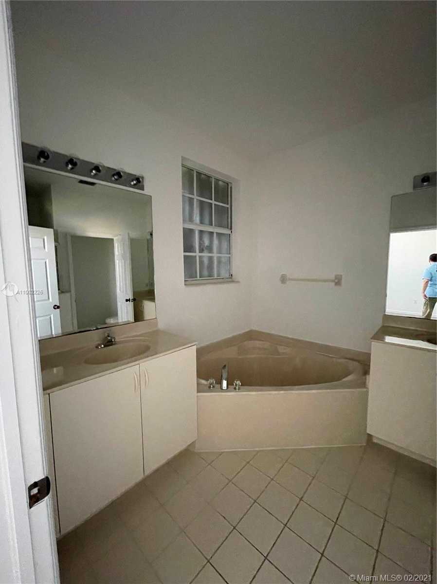 Small Image of 2131 NORTH EAST 6TH ST #2131, Homestead Number 13