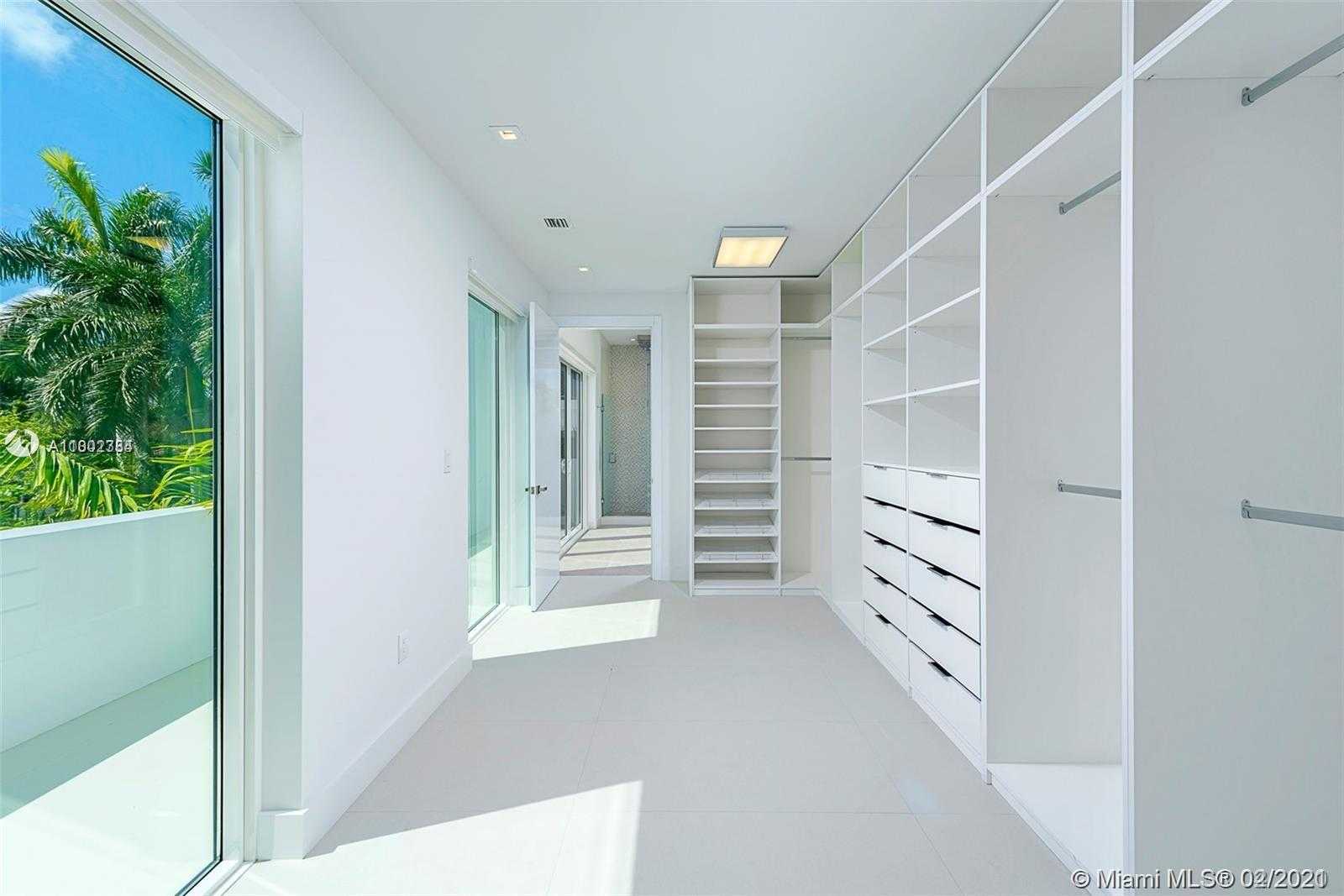 Small Image of 274 OCEAN BLVD, Golden Beach Number 14
