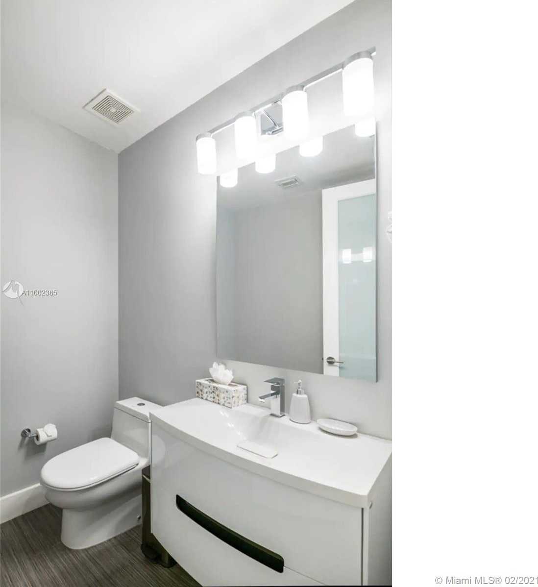 Small Image of 453 SW 5TH AVE, Fort Lauderdale Number 10
