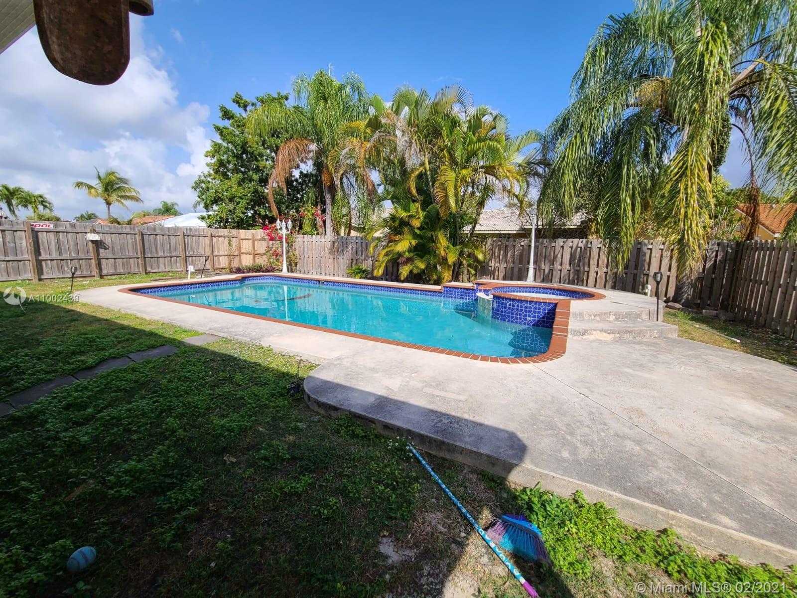 Small Image of 14833 SOUTH WEST 173 TER, Miami Number 4