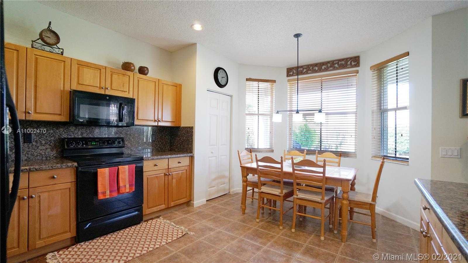 Small Image of 1546 Sandpiper Cir, Weston, FL 33327, USA Number 12