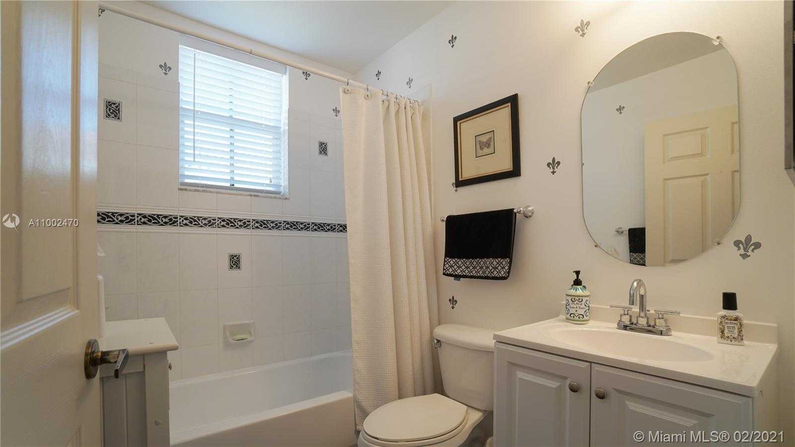 Small Image of 1546 Sandpiper Cir, Weston, FL 33327, USA Number 17
